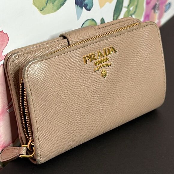 💯Authentic Prada Short Wallet🍀 - Picture 16 of 17